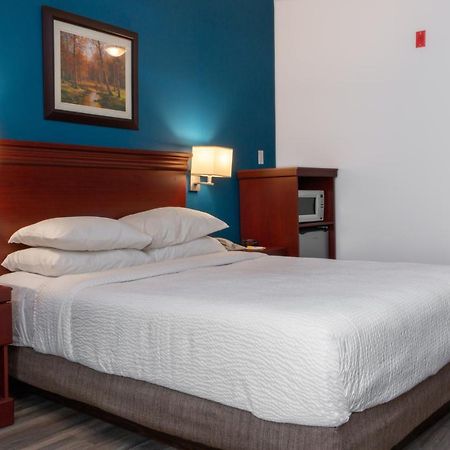 Premier Inn & Suites - Downtown Hamilton Buitenkant foto