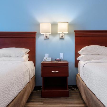 Premier Inn & Suites - Downtown Hamilton Buitenkant foto