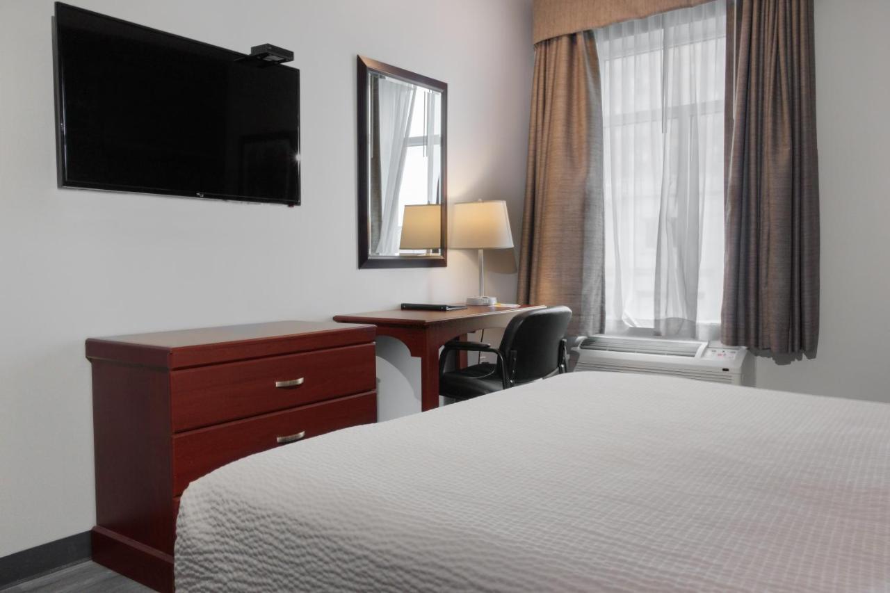Premier Inn & Suites - Downtown Hamilton Buitenkant foto