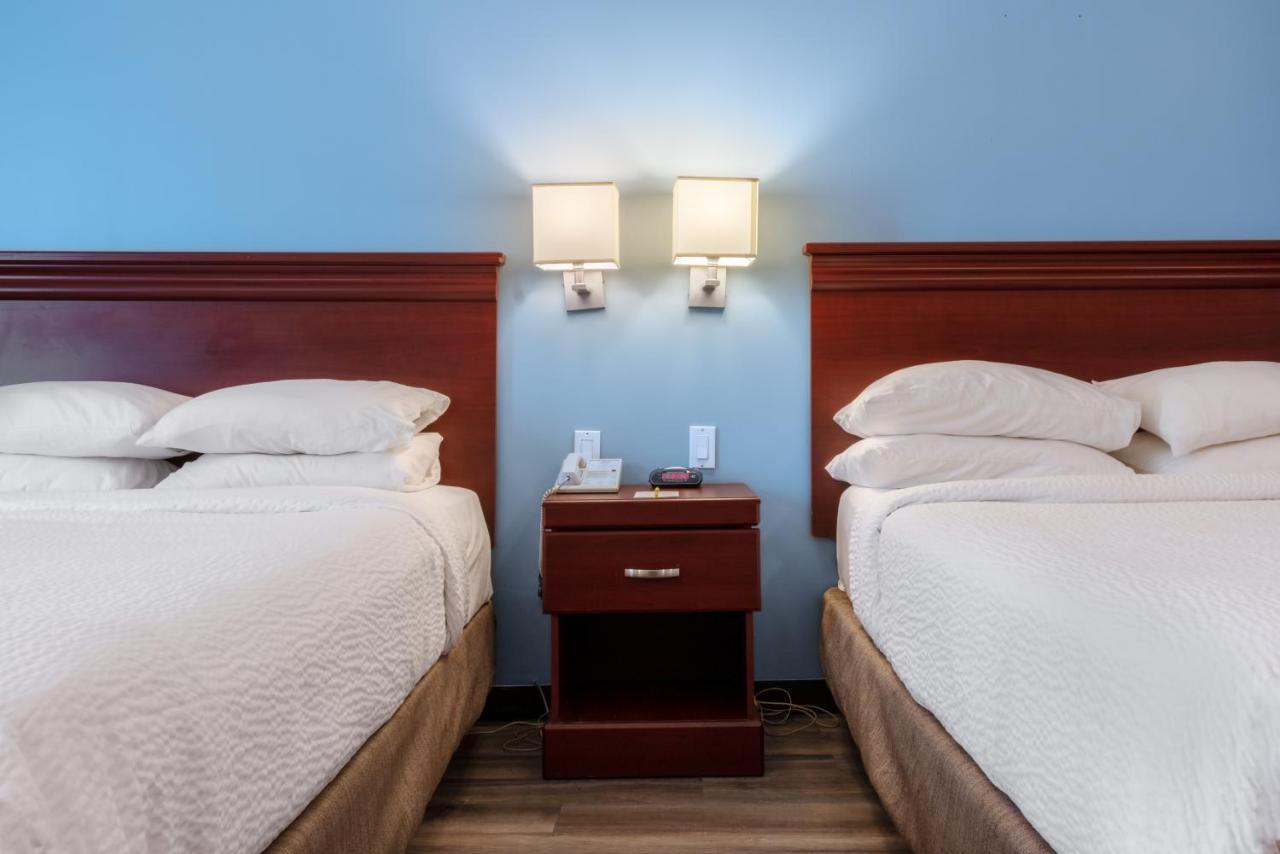 Premier Inn & Suites - Downtown Hamilton Buitenkant foto
